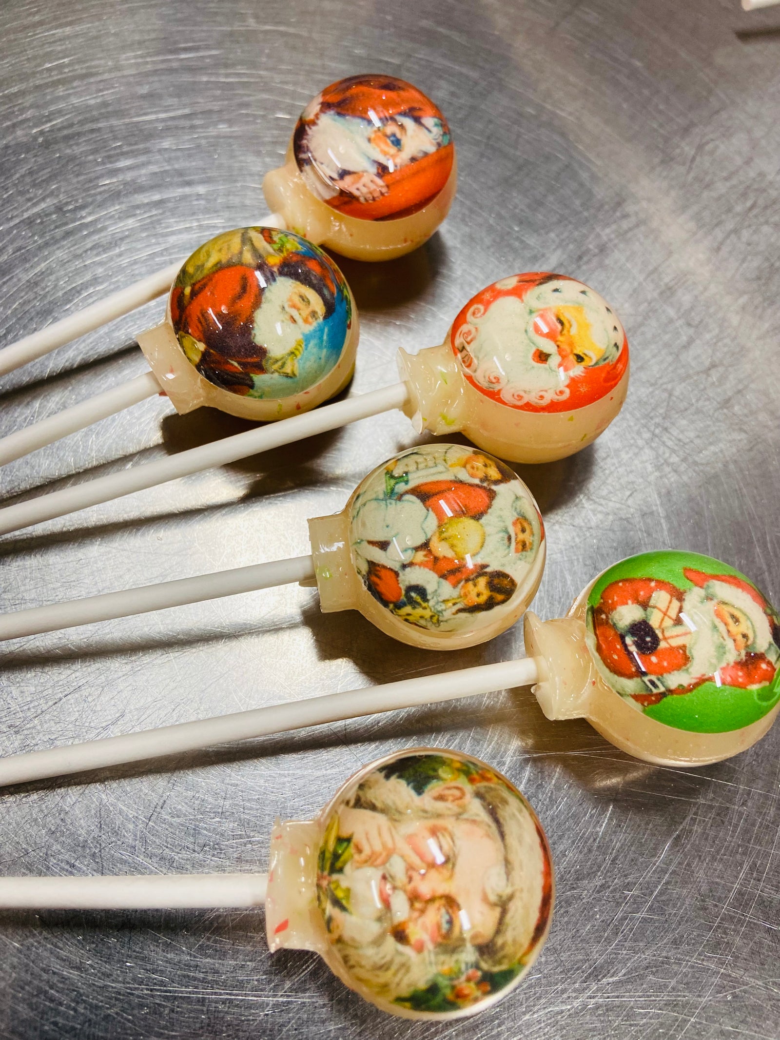 Vintage Santa Lollipops 6-piece set by I Want Candy!